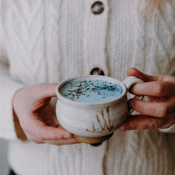 Latté nocturne bleu - Lavande & Basilic sacré