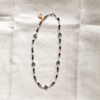 Collier en billes et perles